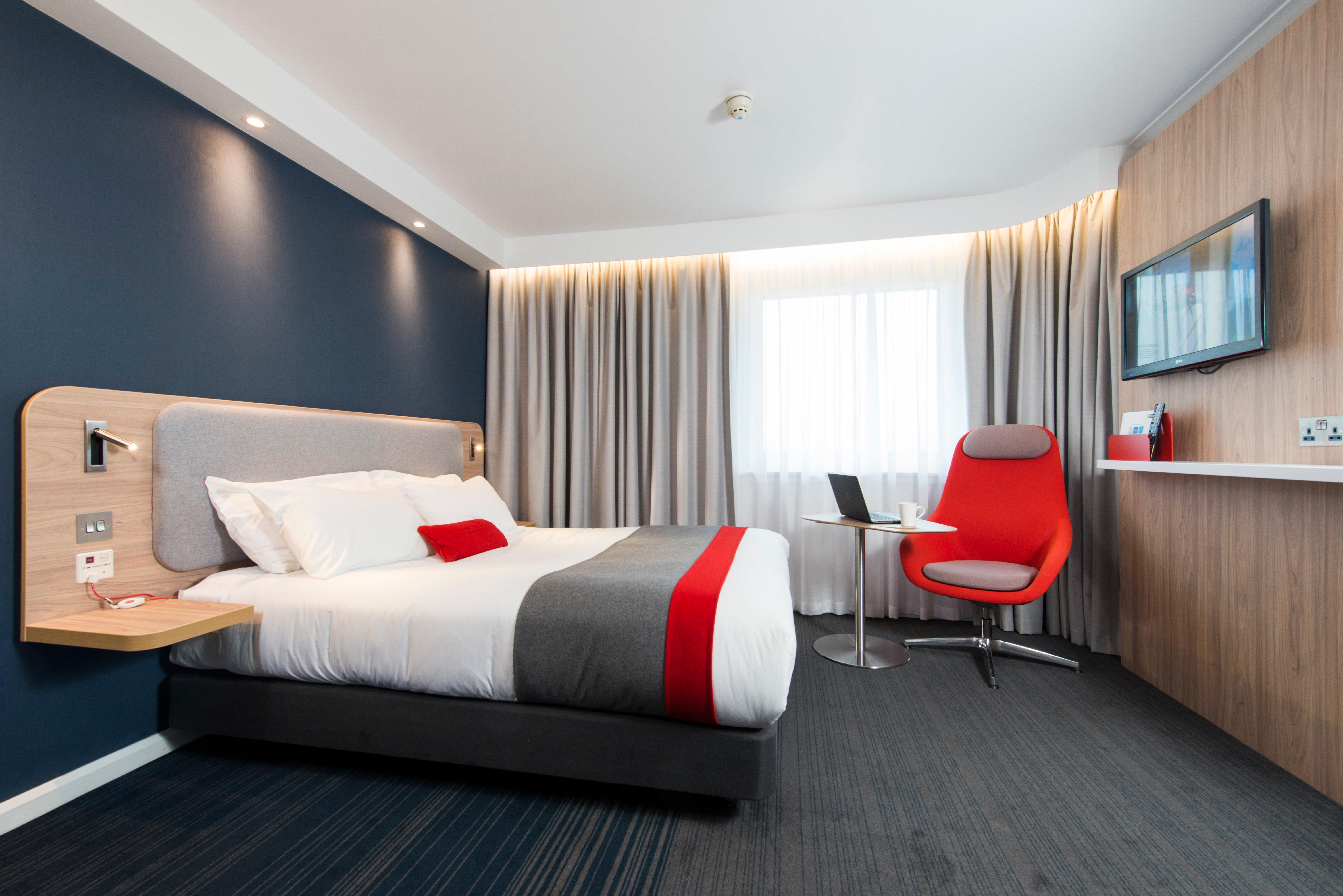 Holiday Inn Express Edinburgh City West By Ihg — Photos 1